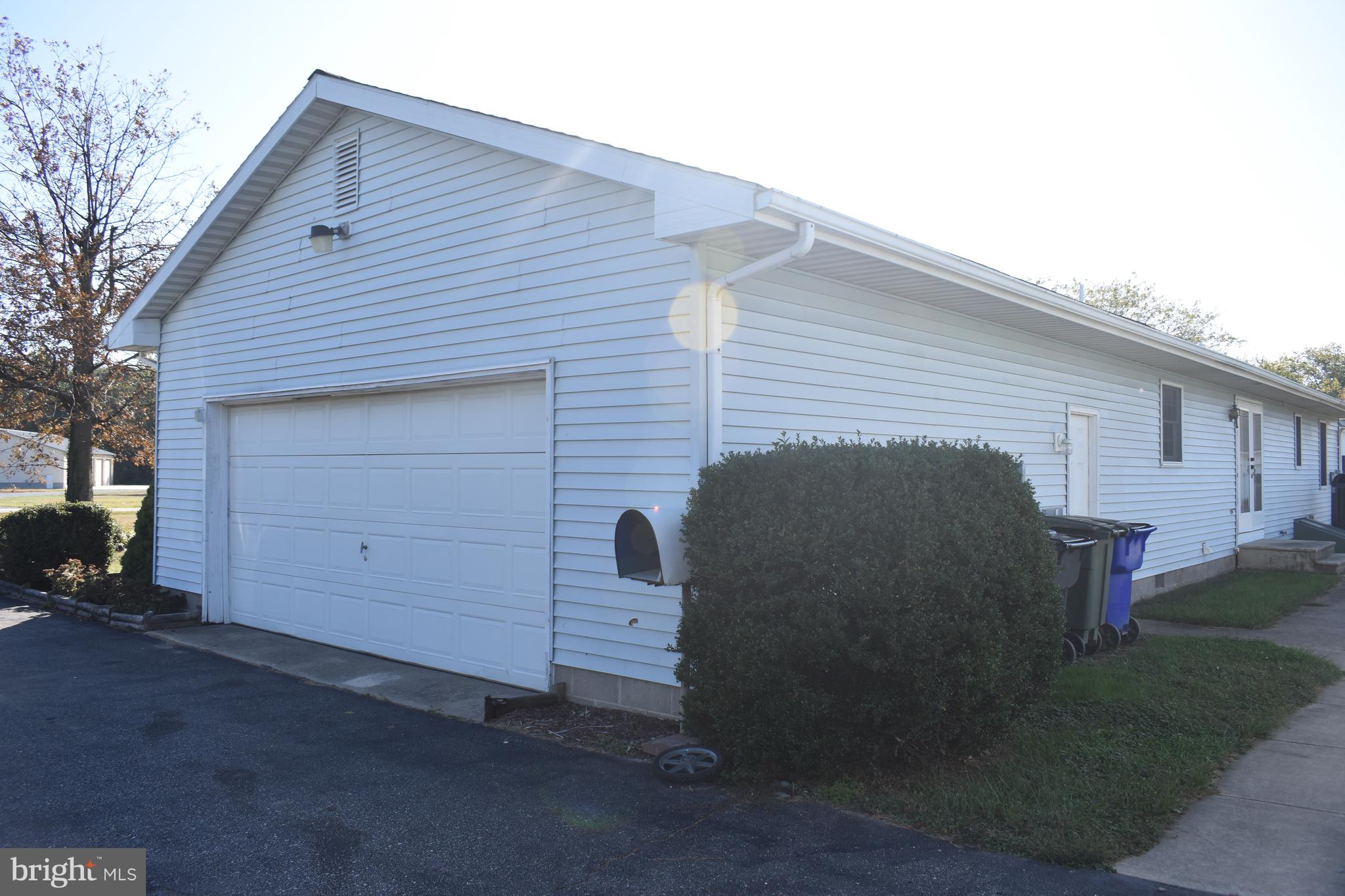 477 Barratts Chapel Road Felton, DE 19943 - Photo 24 of 26 Attached 2 car garage