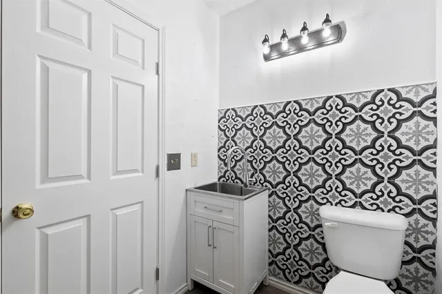 $215,000 | 2416 Country Hollow Lane, Garland, TX 75040