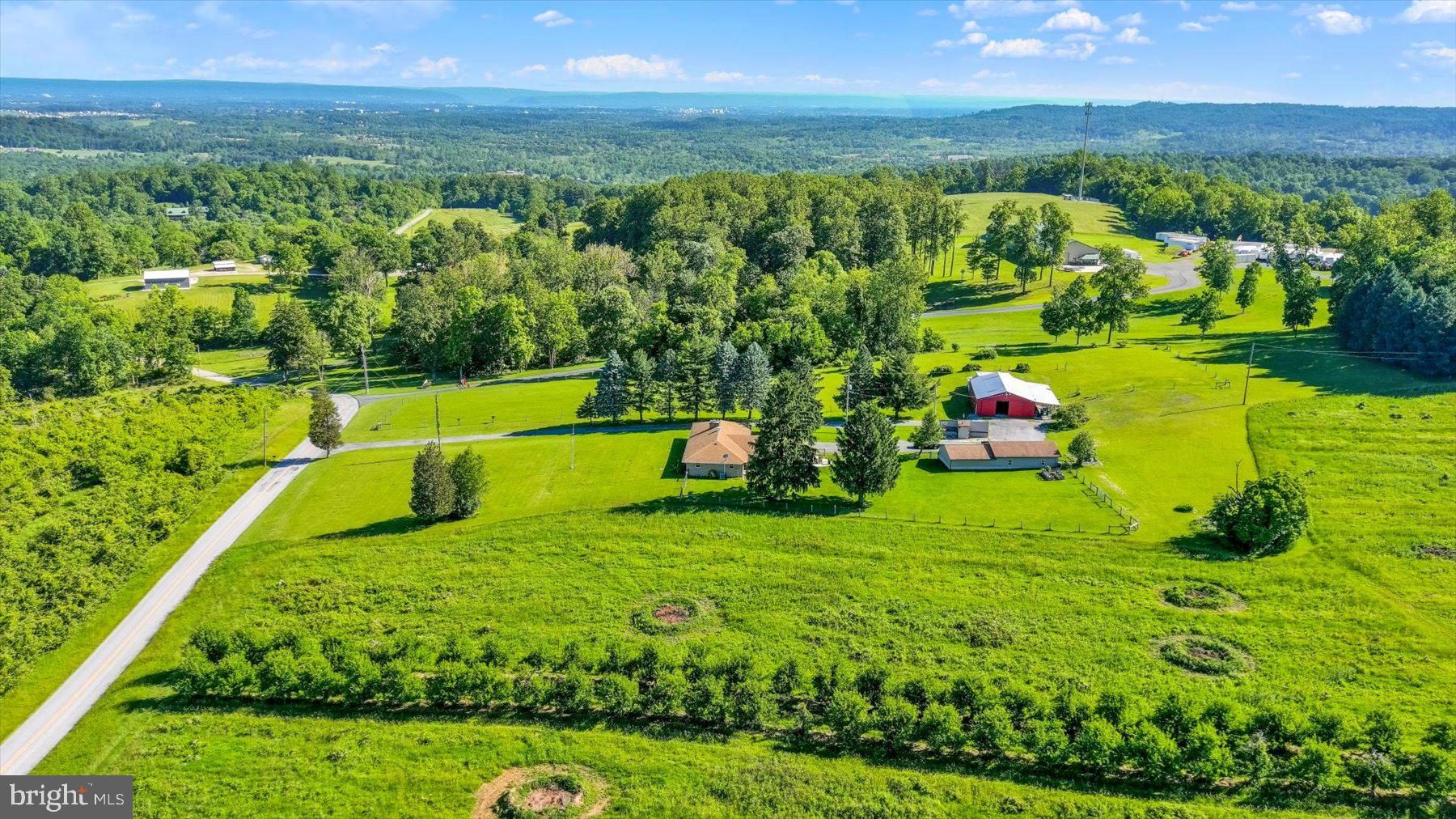 307 Mountain Road Lewisberry, PA 17339 - Photo 5 of 43 Gallery Image 5
