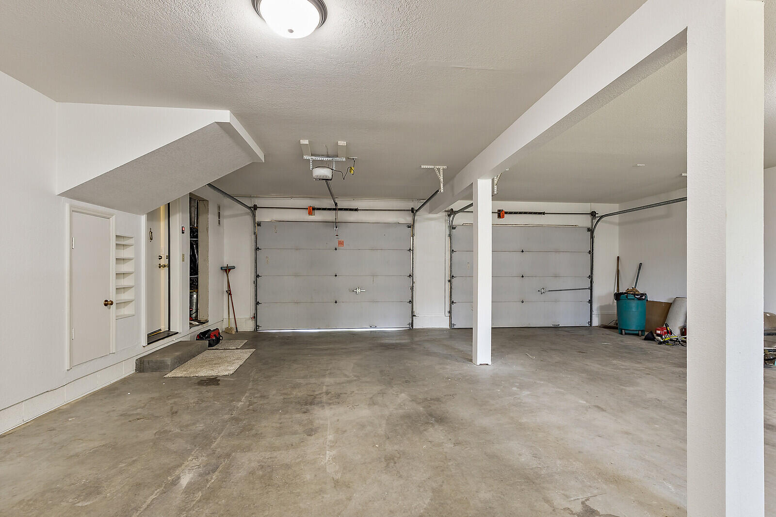 2922 Lower River Road Grants Pass, OR 97526 - Photo 60 of 72 Over size garage