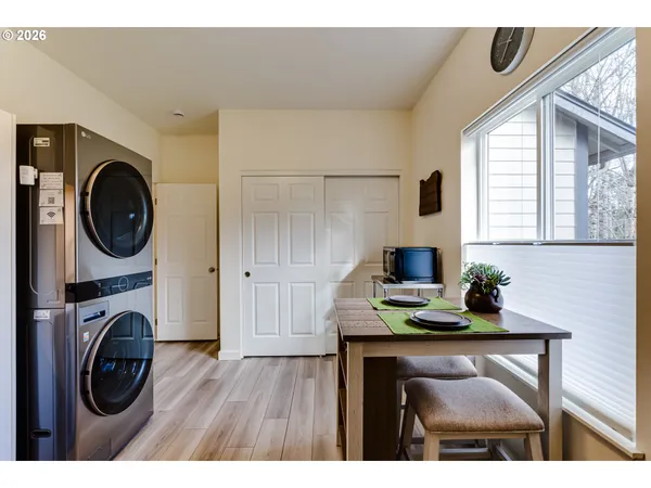 a view of kitchen with washer and dryer