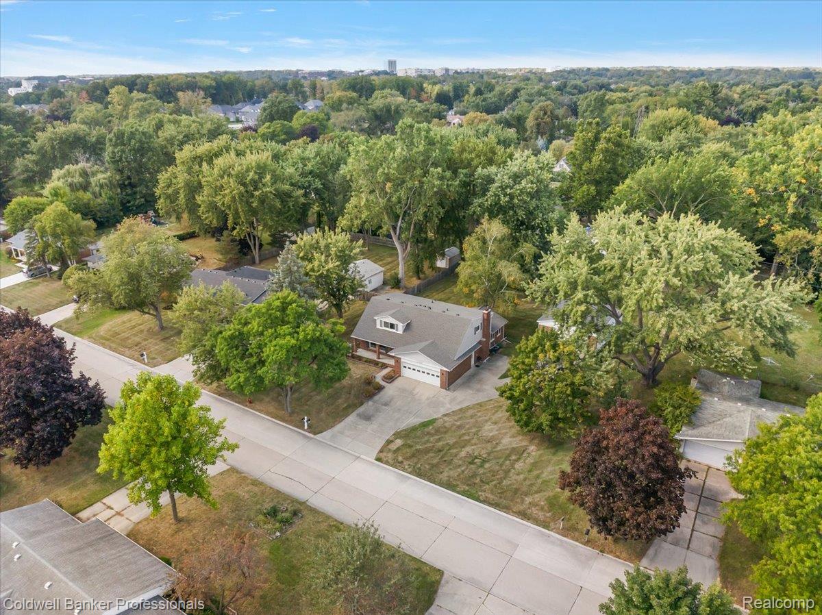 78 Carter Avenue Troy, MI 48098 - Photo 46 of 52 Drone / aerial view
