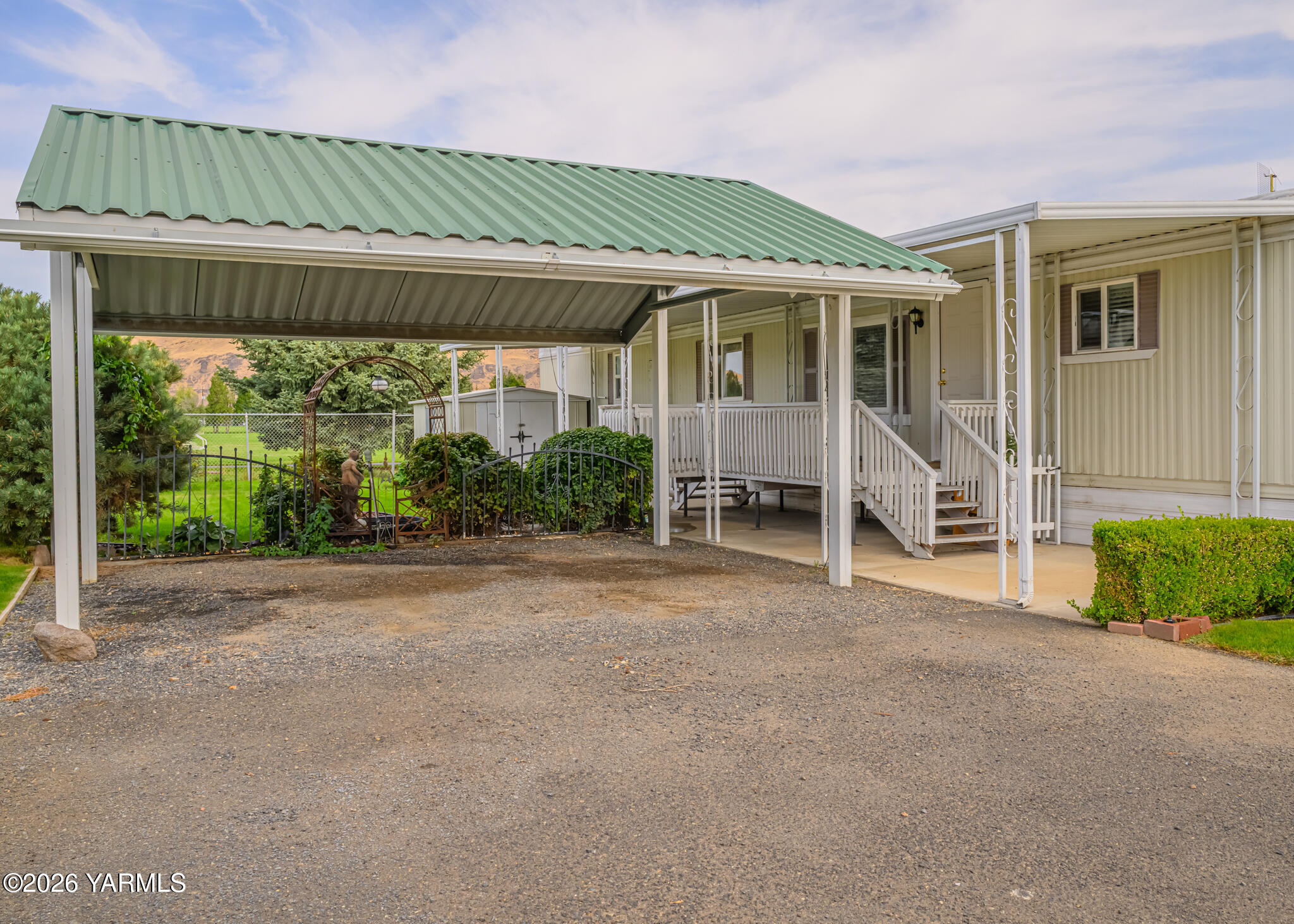 3601 Castlevale Road, Unit 31 Yakima, WA 98902 - Photo 11 of 14 09 carport