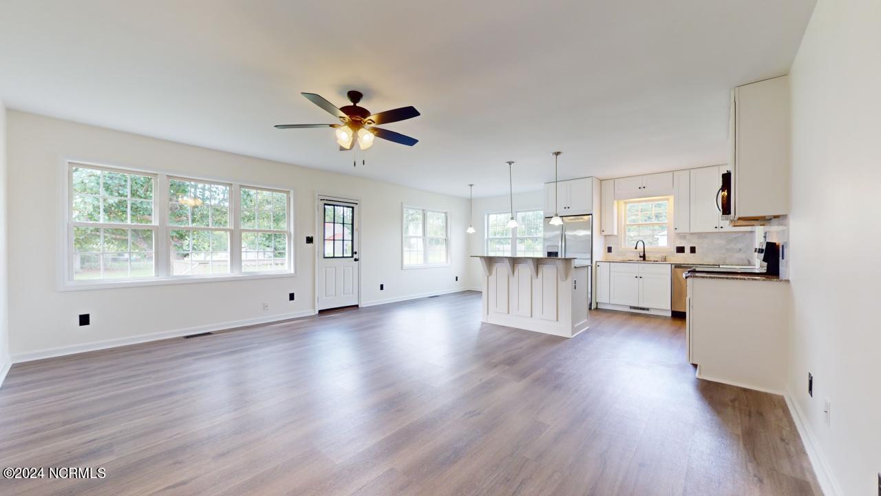 183 Core Road Richlands, NC 28574 - Photo 4 of 30 183-Core-Rd-07292024_100133