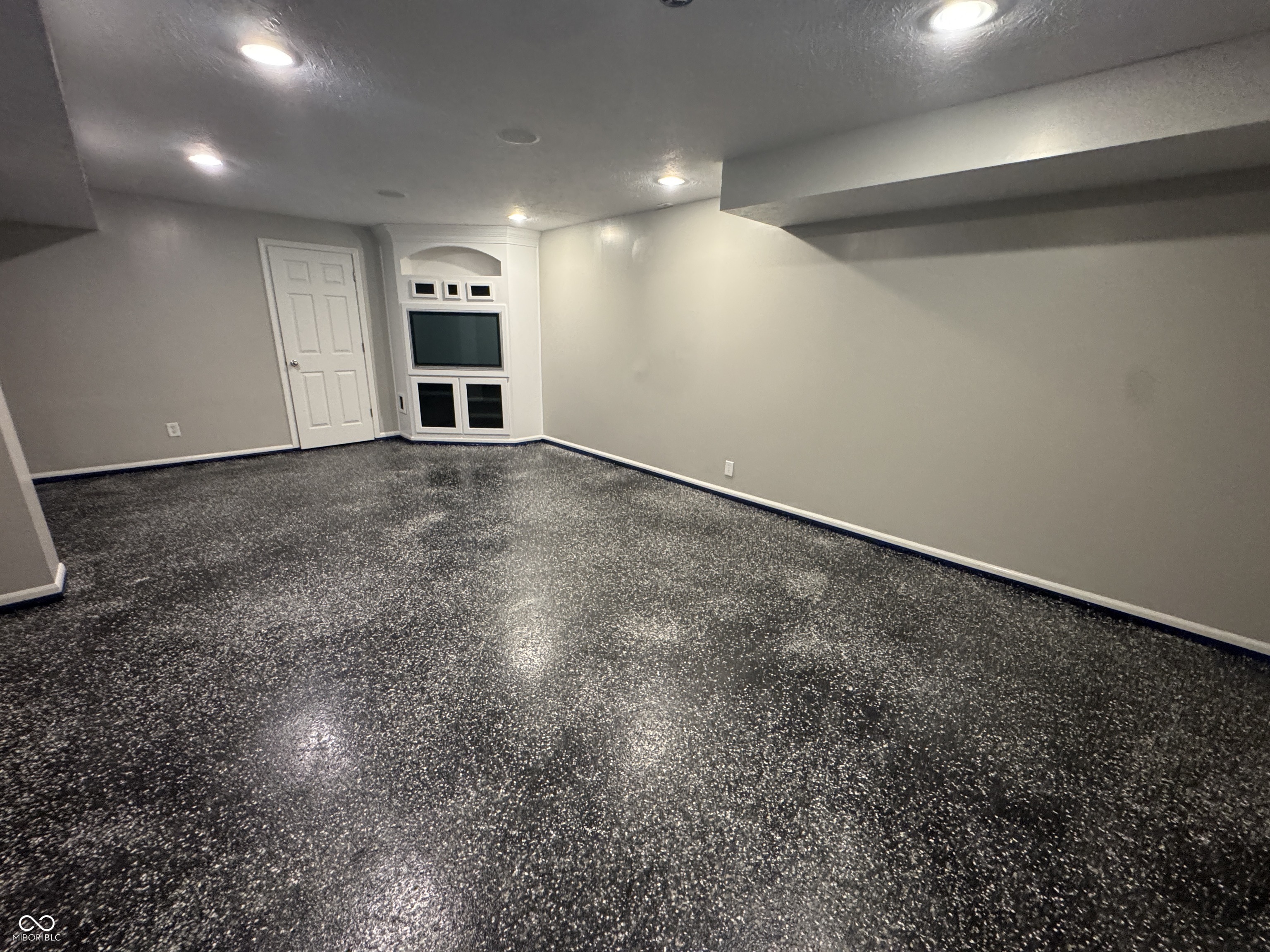 7435 Sycamore Run Drive Indianapolis, IN 46237 - Photo 12 of 38