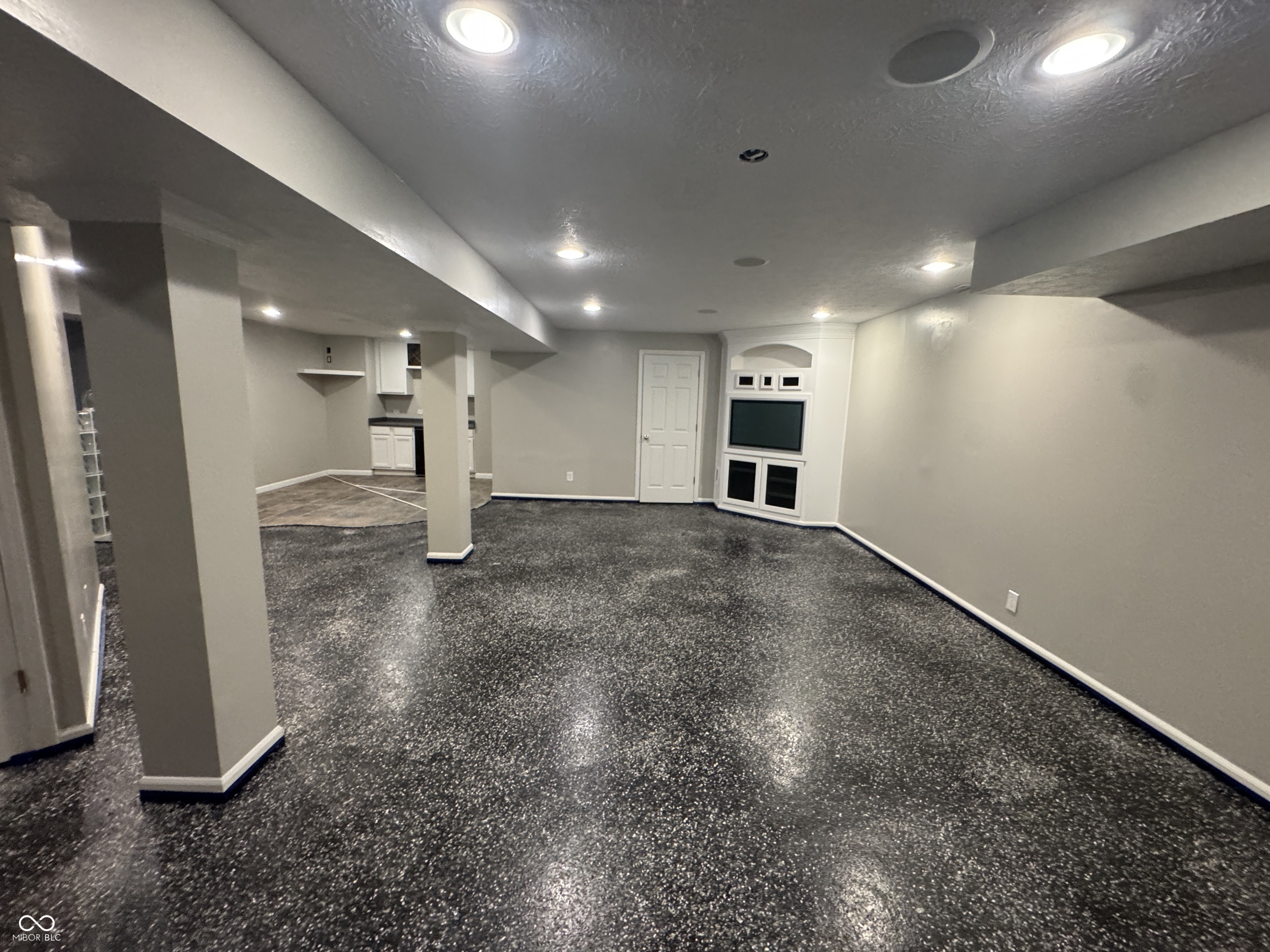 7435 Sycamore Run Drive Indianapolis, IN 46237 - Photo 15 of 38