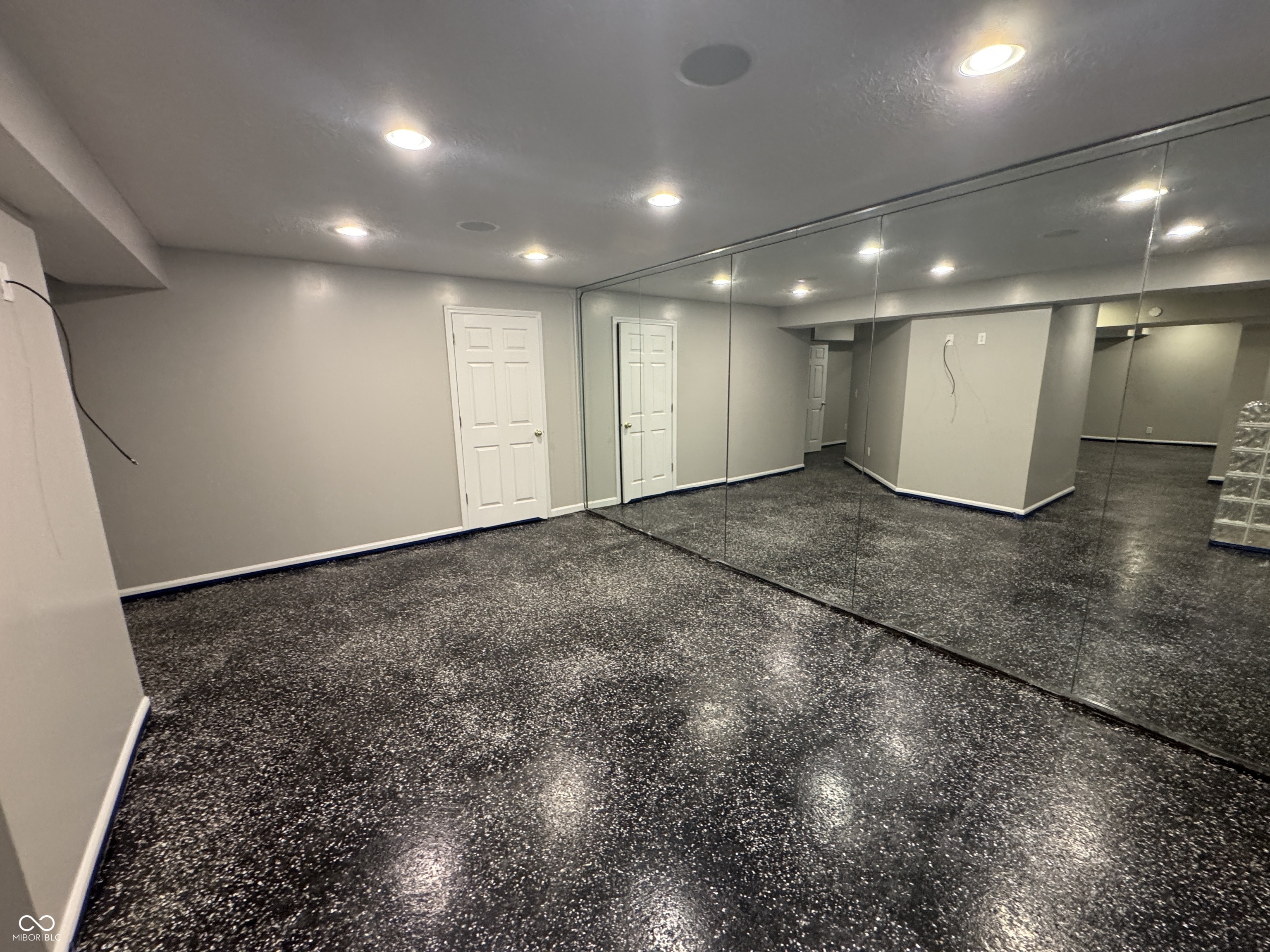 7435 Sycamore Run Drive Indianapolis, IN 46237 - Photo 16 of 38