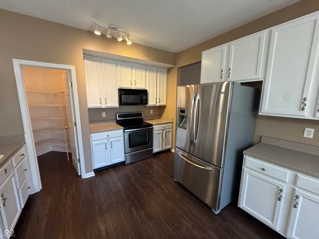 $2,450 | 7435 Sycamore Run Drive, Indianapolis, IN 46237