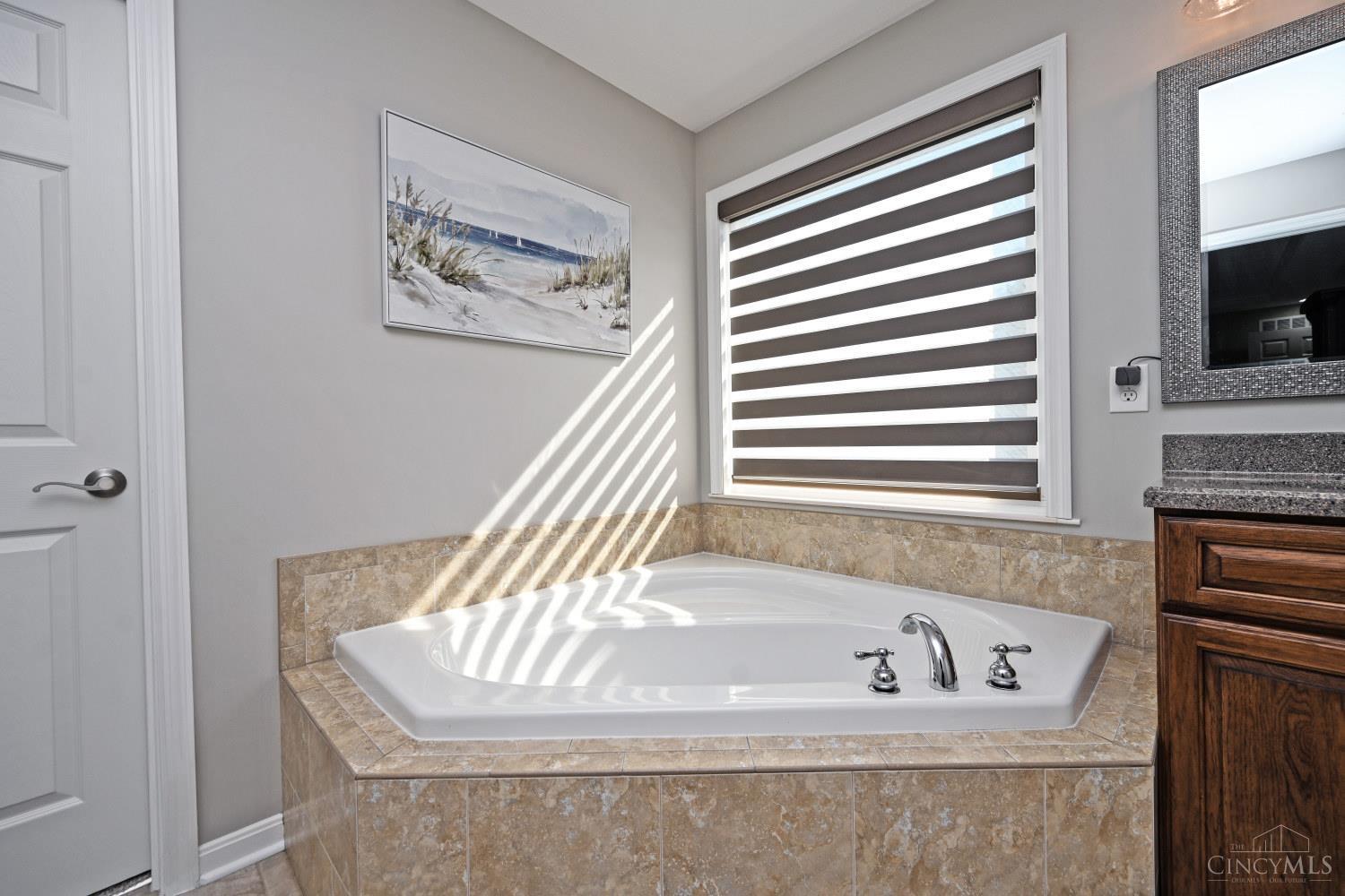 8558 Cox Road West Chester, OH 45069 - Photo 29 of 64 Gallery Image 29
