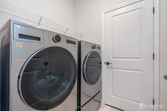 a view of empty room with windows