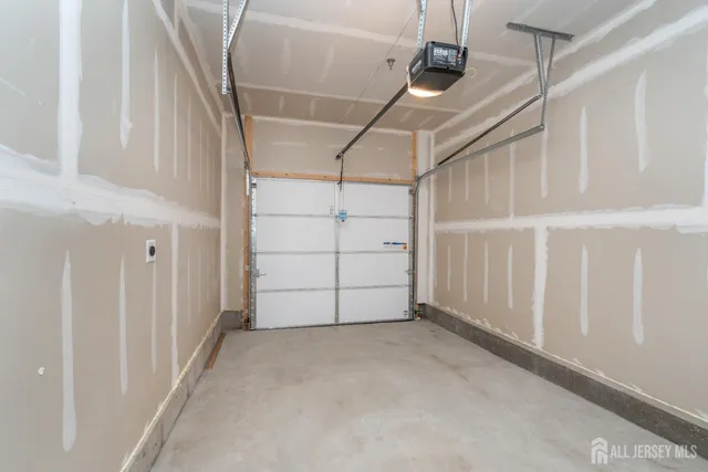 $3,950 | 620 Sadie Circle, New Brunswick, NJ 08901