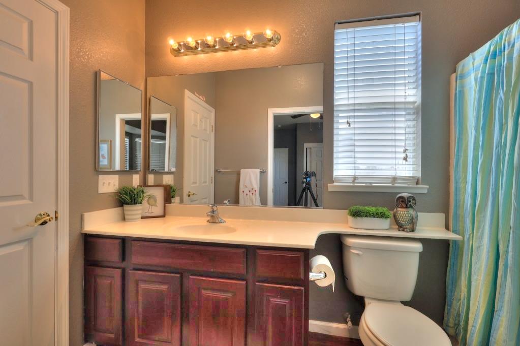 6801 Varni Way Hughson, CA 95326 - Photo 49 of 70