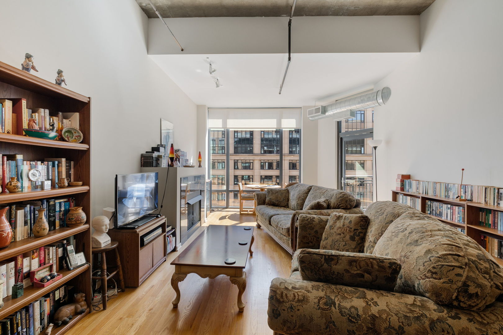 520 South State Street, Unit 1507 Chicago, IL 60605 - Photo 9 of 32