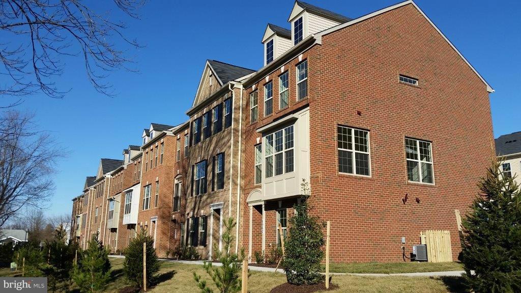 8898 Quarry Road Manassas, VA 20110 - Photo 2 of 23 Exterior (General)