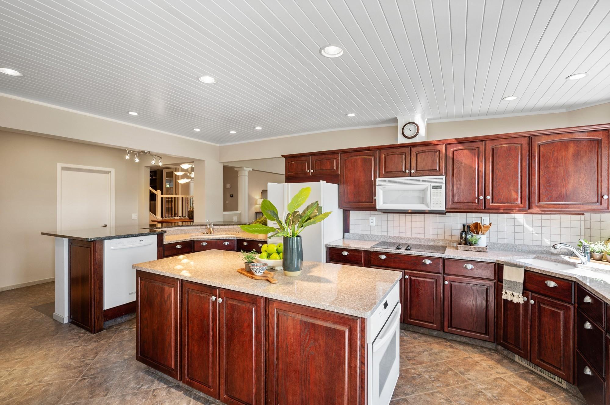 451 Townes Road Minnetonka, MN 55391 - Photo 21 of 39 Gallery Image 21