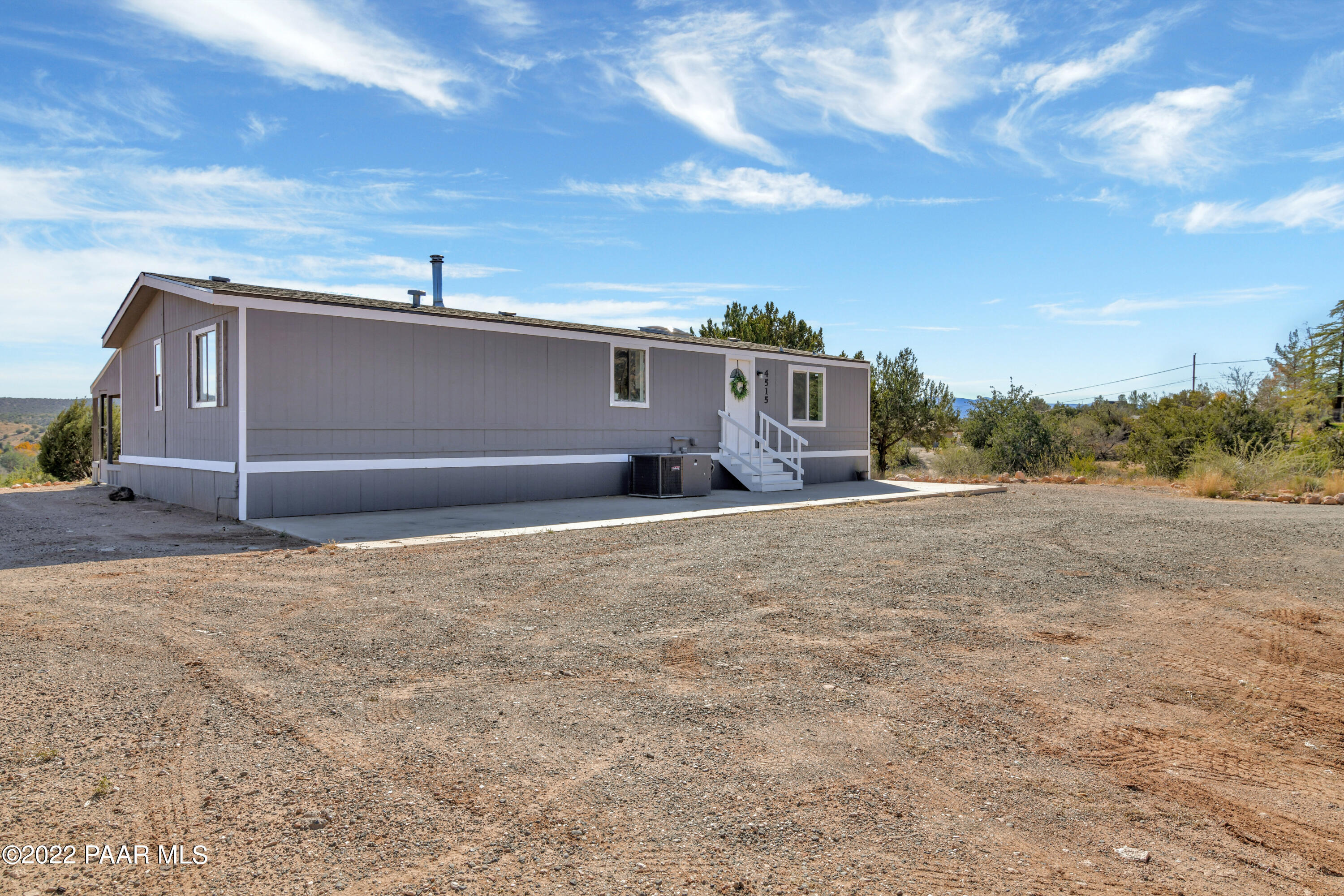 4515 Quail Hollow Road Rimrock, AZ 86335 - Photo 2 of 33 a view of a car garage