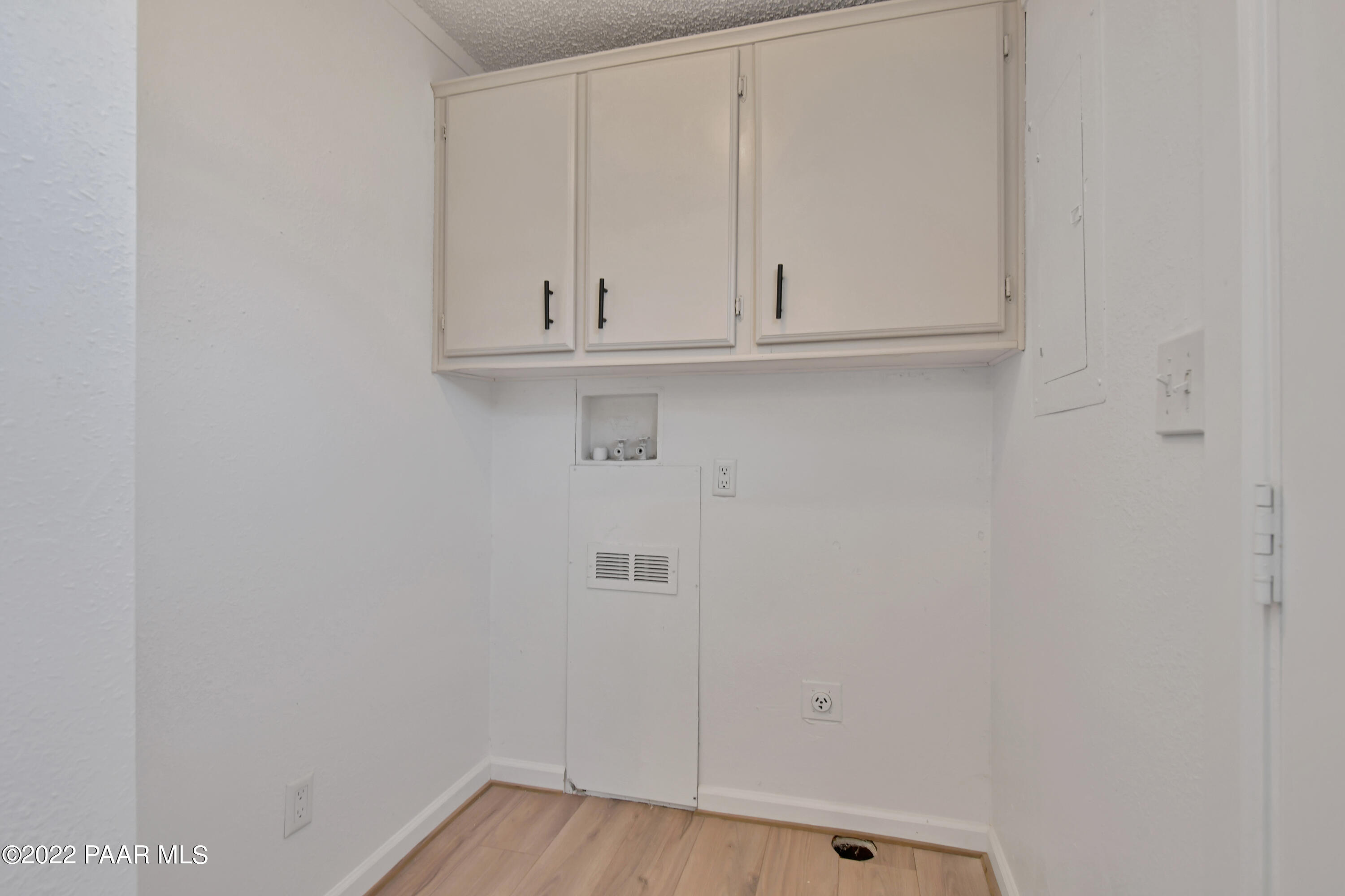 4515 Quail Hollow Road Rimrock, AZ 86335 - Photo 24 of 33 a view of an empty room