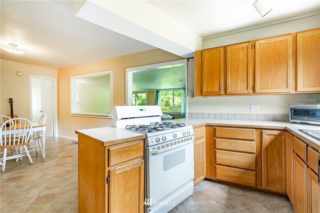 6437 Little Big Horn Road Maple Falls, WA 98266 - Photo 7 of 31 Gallery Image 7
