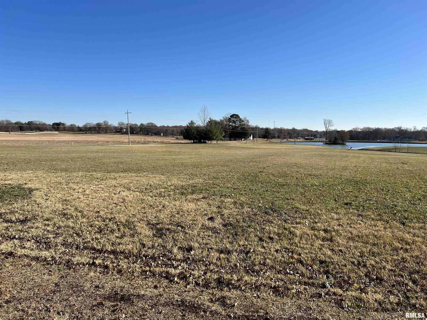 3700 Raleigh Chapel Highway Eldorado, IL 62930 - Photo 4 of 5 a view of an ocean from a city