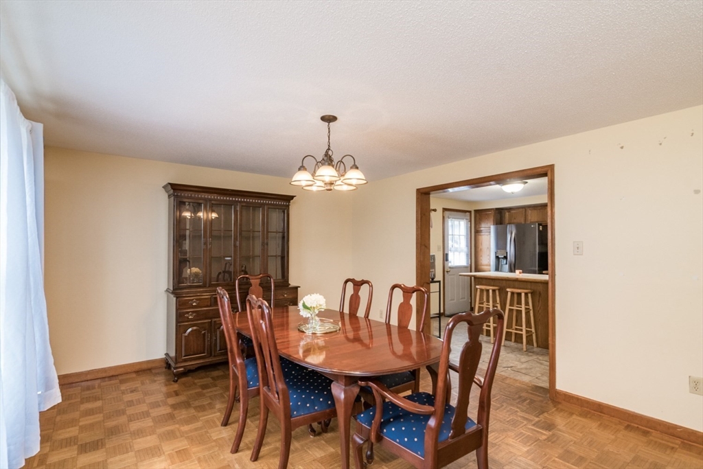 223 Mazarin Street Springfield, MA 01151 - Photo 13 of 32