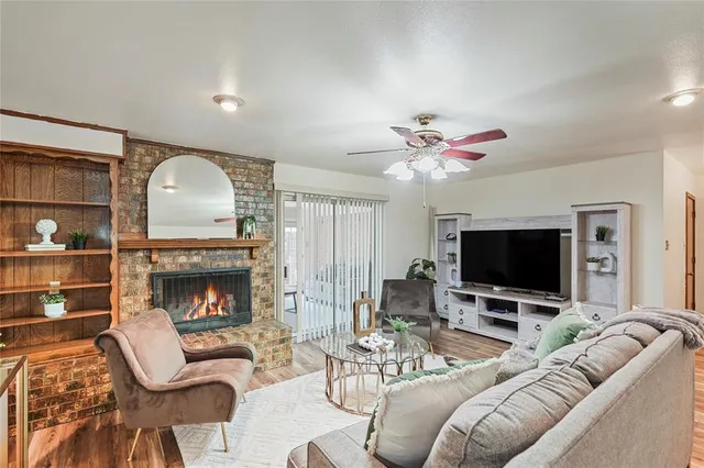 $319,000 | 1203 Springbrook Circle, DeSoto, TX 75115