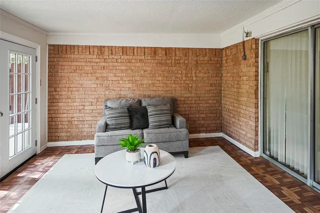 $319,000 | 1203 Springbrook Circle, DeSoto, TX 75115