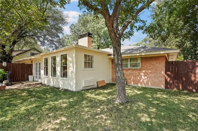 $319,000 | 1203 Springbrook Circle, DeSoto, TX 75115
