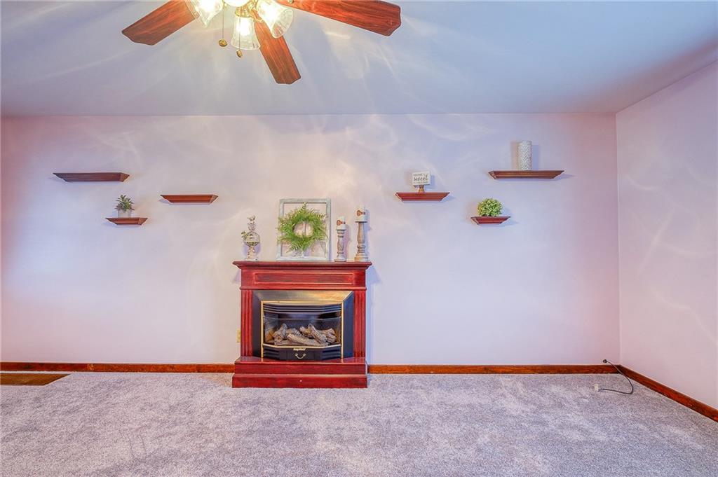 33 Kennedy Lane McKees Rocks, PA 15136 - Photo 5 of 19 a room with toys