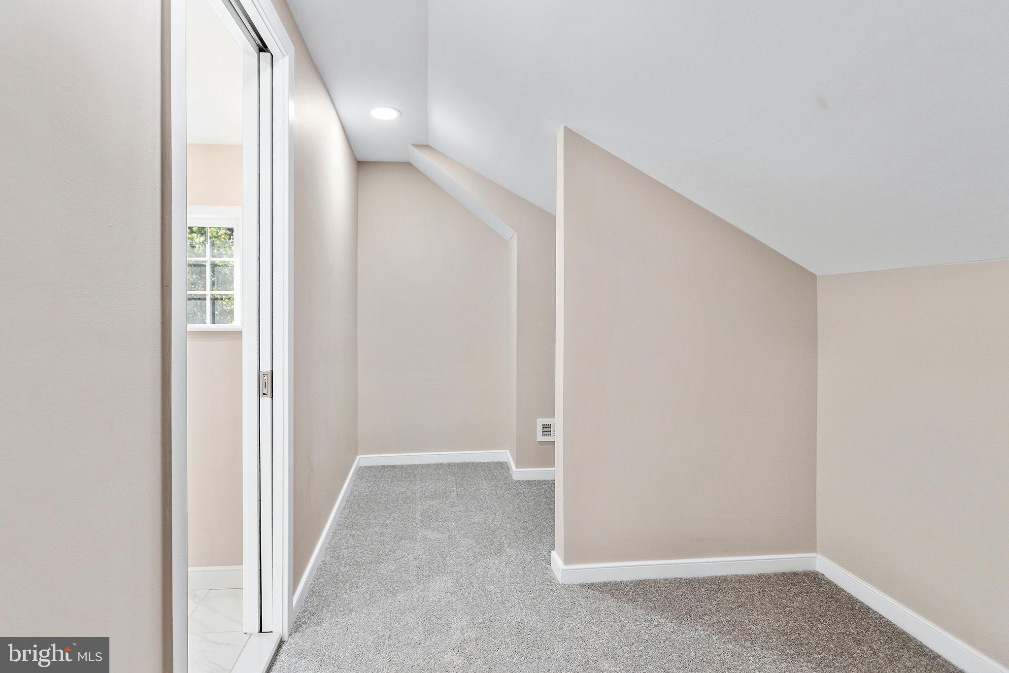 430 North Rolling Road Springfield, PA 19064 - Photo 14 of 30