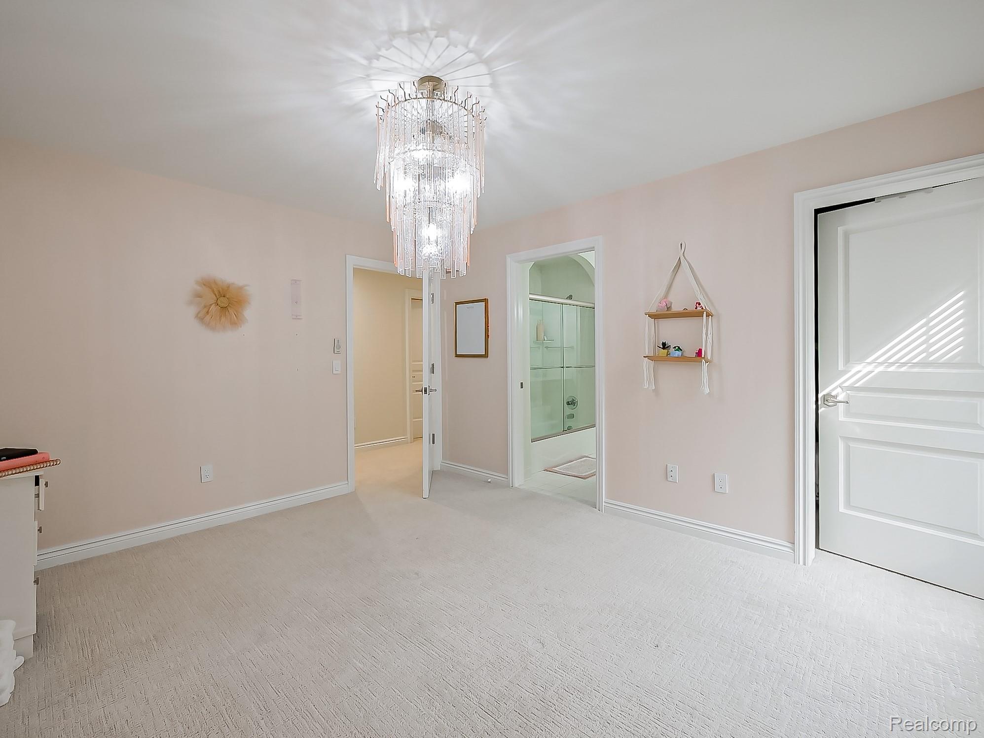 3586 Walnut Brook Drive Rochester, MI 48309 - Photo 29 of 59 Walnut Brook-35.jpg
