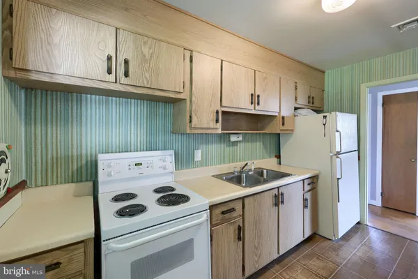 $270,000 | 131 Cambridge Drive, Mechanicsburg, PA 17055
