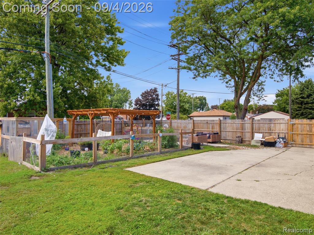 17830 Martin Road Roseville, MI 48066 - Photo 6 of 29 Gallery Image 6