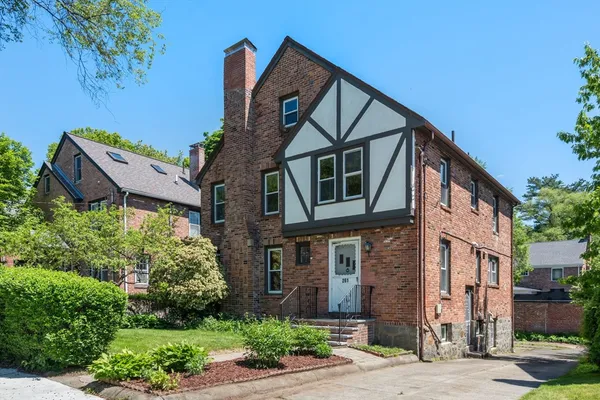 $1,449,000 | 261 Russett Road, Brookline, MA 02467