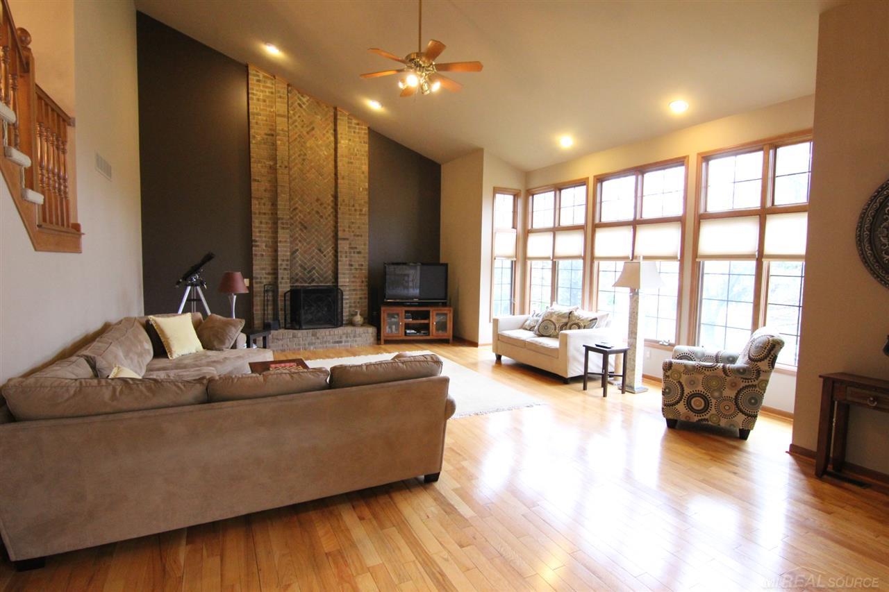 3033 West Kilburn Rochester, MI 48306 - Photo 14 of 44 31319102-13.JPG