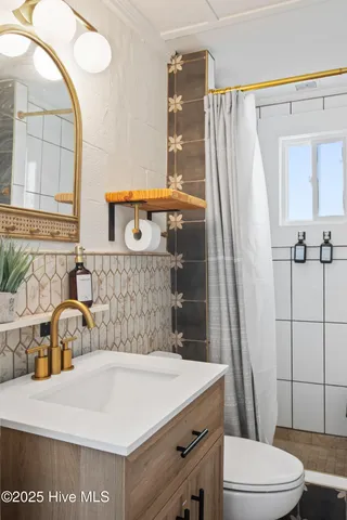 $1,200,000 | 135 North 3rd Avenue, Kure Beach, NC 28449