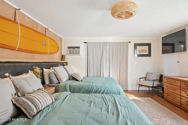 $1,200,000 | 135 North 3rd Avenue, Kure Beach, NC 28449