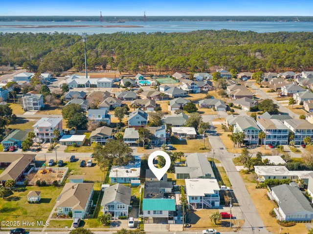 $1,200,000 | 135 North 3rd Avenue, Kure Beach, NC 28449