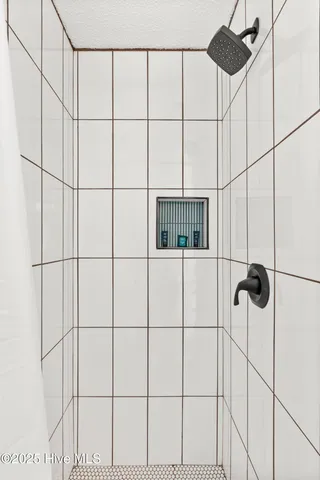 $1,200,000 | 135 North 3rd Avenue, Kure Beach, NC 28449