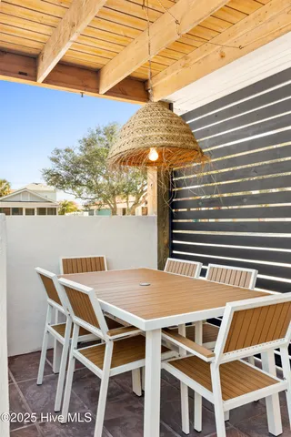 $1,200,000 | 135 North 3rd Avenue, Kure Beach, NC 28449