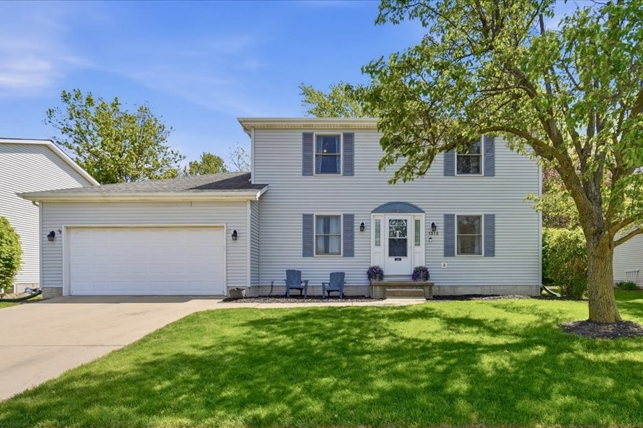 1313 Courtland Avenue Normal, IL 61761 - Photo 1 of 18