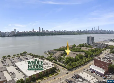$629,000 | 200 Grand Cove Way, Unit 3L, Edgewater, NJ 07020