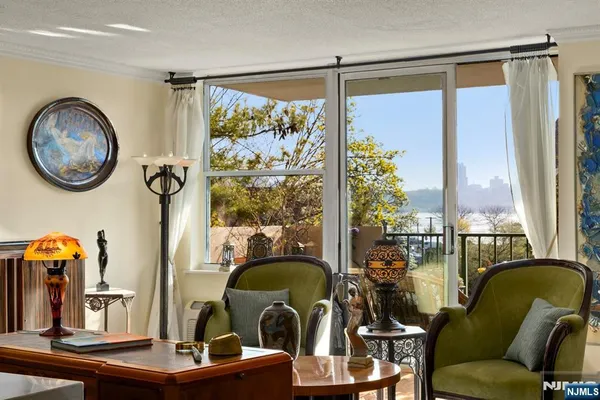 $629,000 | 200 Grand Cove Way, Unit 3L, Edgewater, NJ 07020