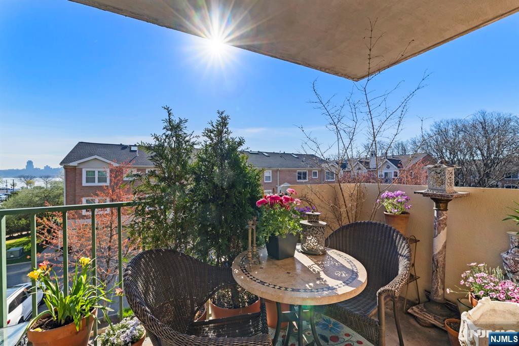 200 Grand Cove Way, Unit 3L Edgewater, NJ 07020 - Photo 16 of 31