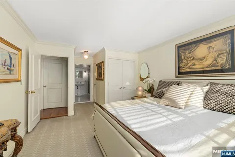 $629,000 | 200 Grand Cove Way, Unit 3L, Edgewater, NJ 07020