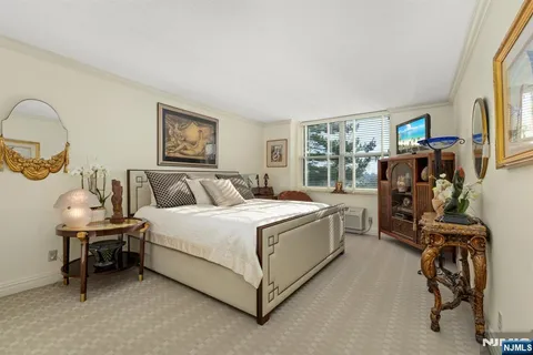 $629,000 | 200 Grand Cove Way, Unit 3L, Edgewater, NJ 07020