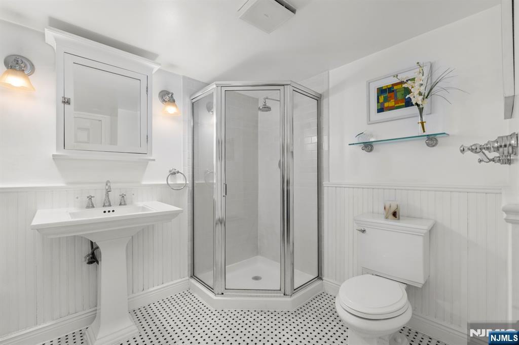 200 Grand Cove Way, Unit 3L Edgewater, NJ 07020 - Photo 22 of 31