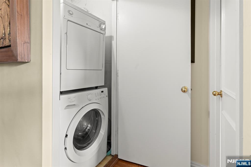 200 Grand Cove Way, Unit 3L Edgewater, NJ 07020 - Photo 27 of 31