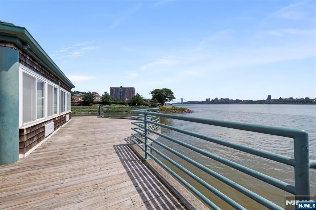 200 Grand Cove Way, Unit 3L Edgewater, NJ 07020 - Photo 28 of 31