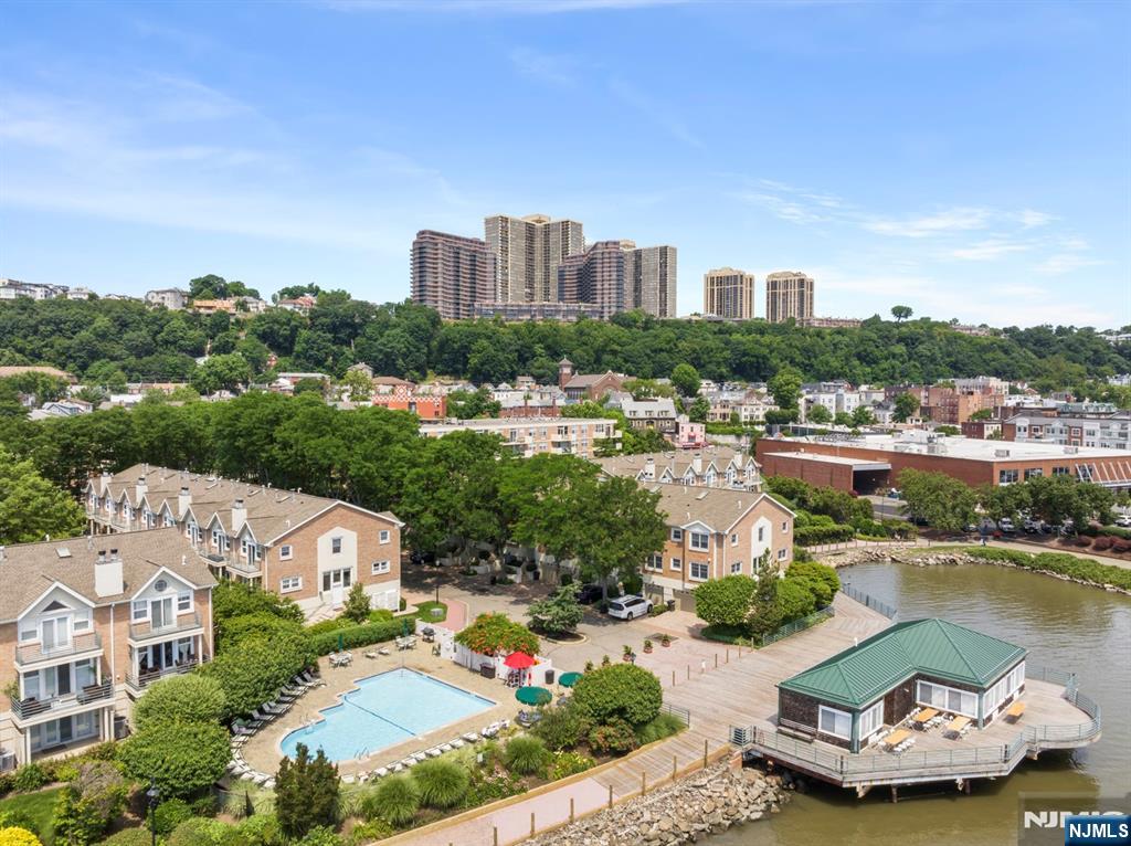 200 Grand Cove Way, Unit 3L Edgewater, NJ 07020 - Photo 29 of 31