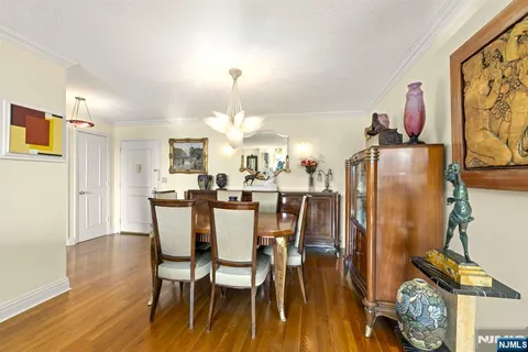 $629,000 | 200 Grand Cove Way, Unit 3L, Edgewater, NJ 07020